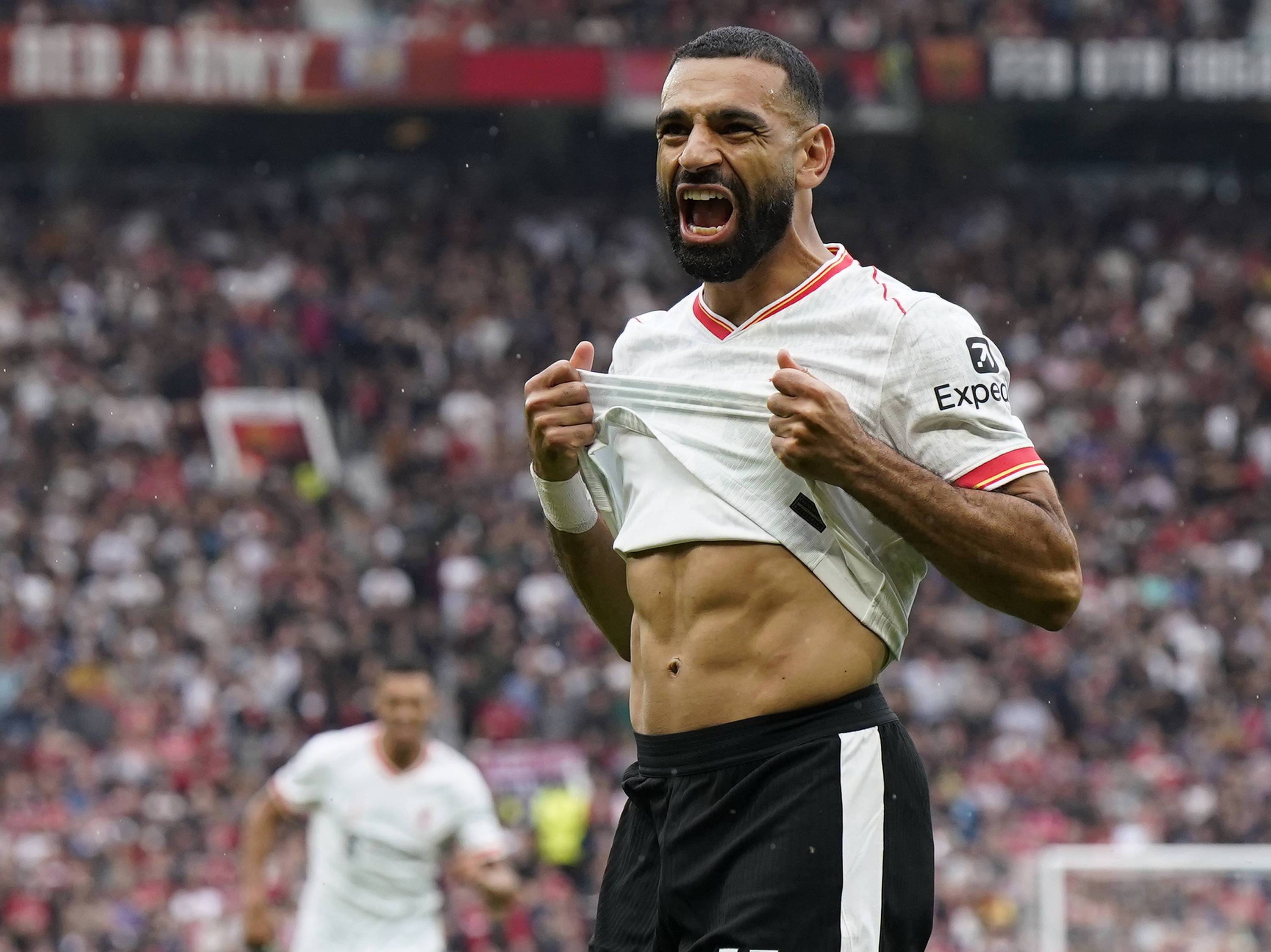 录和奖杯, op看台前, 球迷们高呼 录和奖杯, op看台前, 球迷们高呼