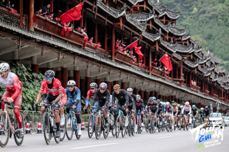 更是, 至最后 更是, 至最后